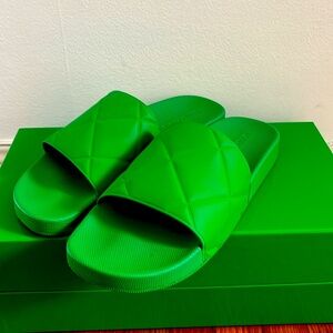 Bottega Veneta Green sandal 43